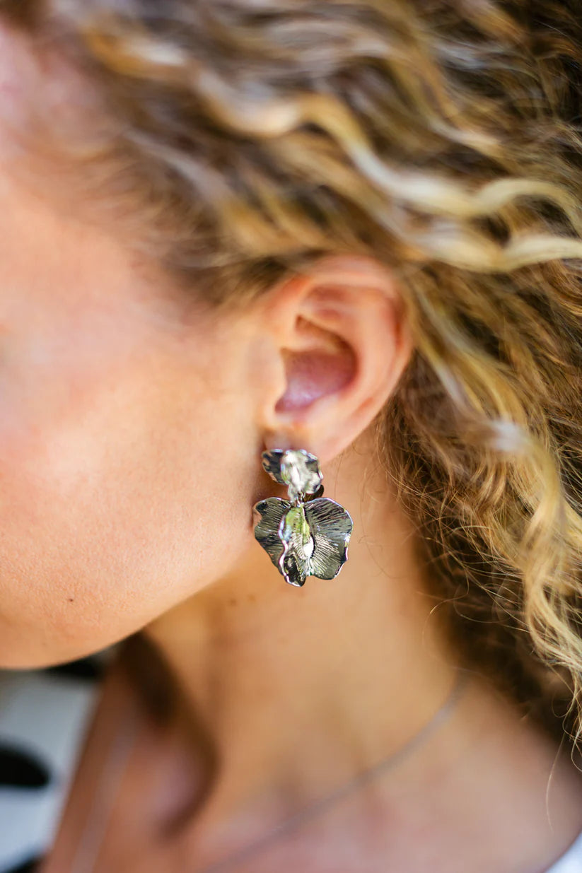 Bushwillow Duo stud with Large Bushwillow drop - Platinum