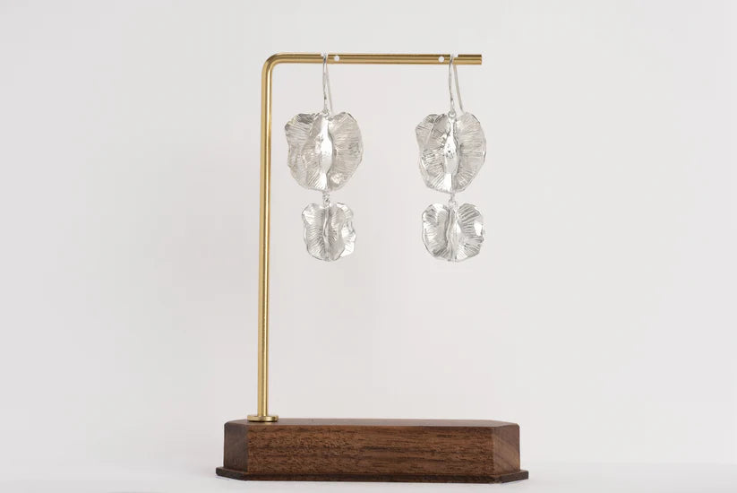 Duo Large with Medium Bushwillow on hook - Platinum