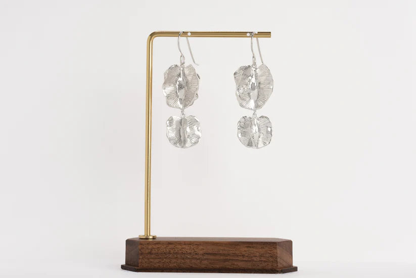 Duo Large with Medium Bushwillow on hook - Platinum